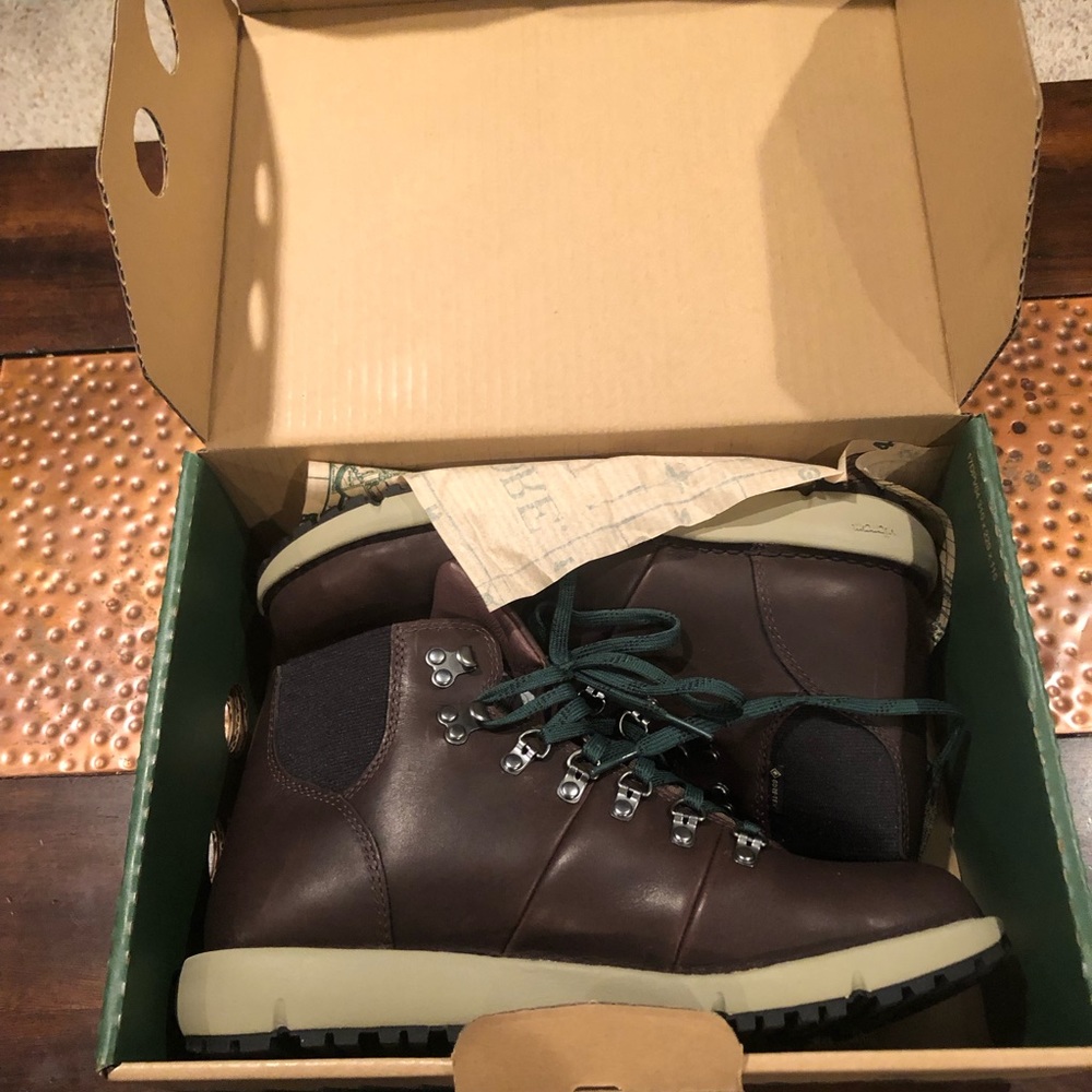 Men’s DANNER —- Brand New with Box — Vertigo 917 Waterproof Hiking Boots
